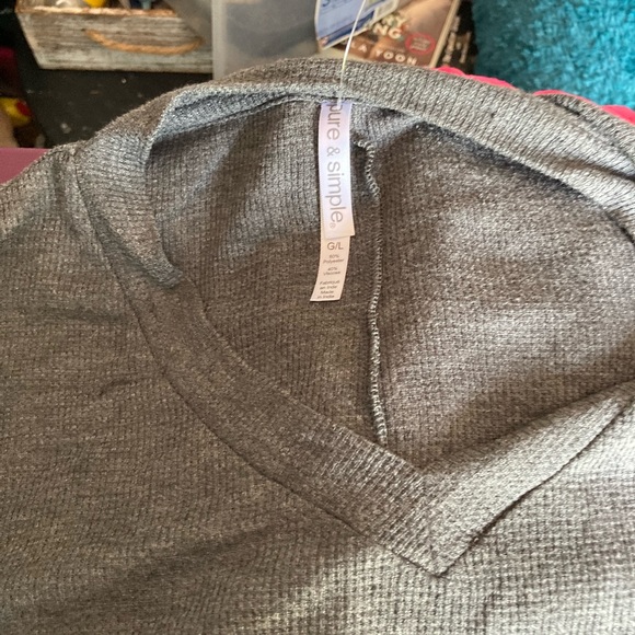 Pure and simple long sleeve sweater - Picture 2 of 3